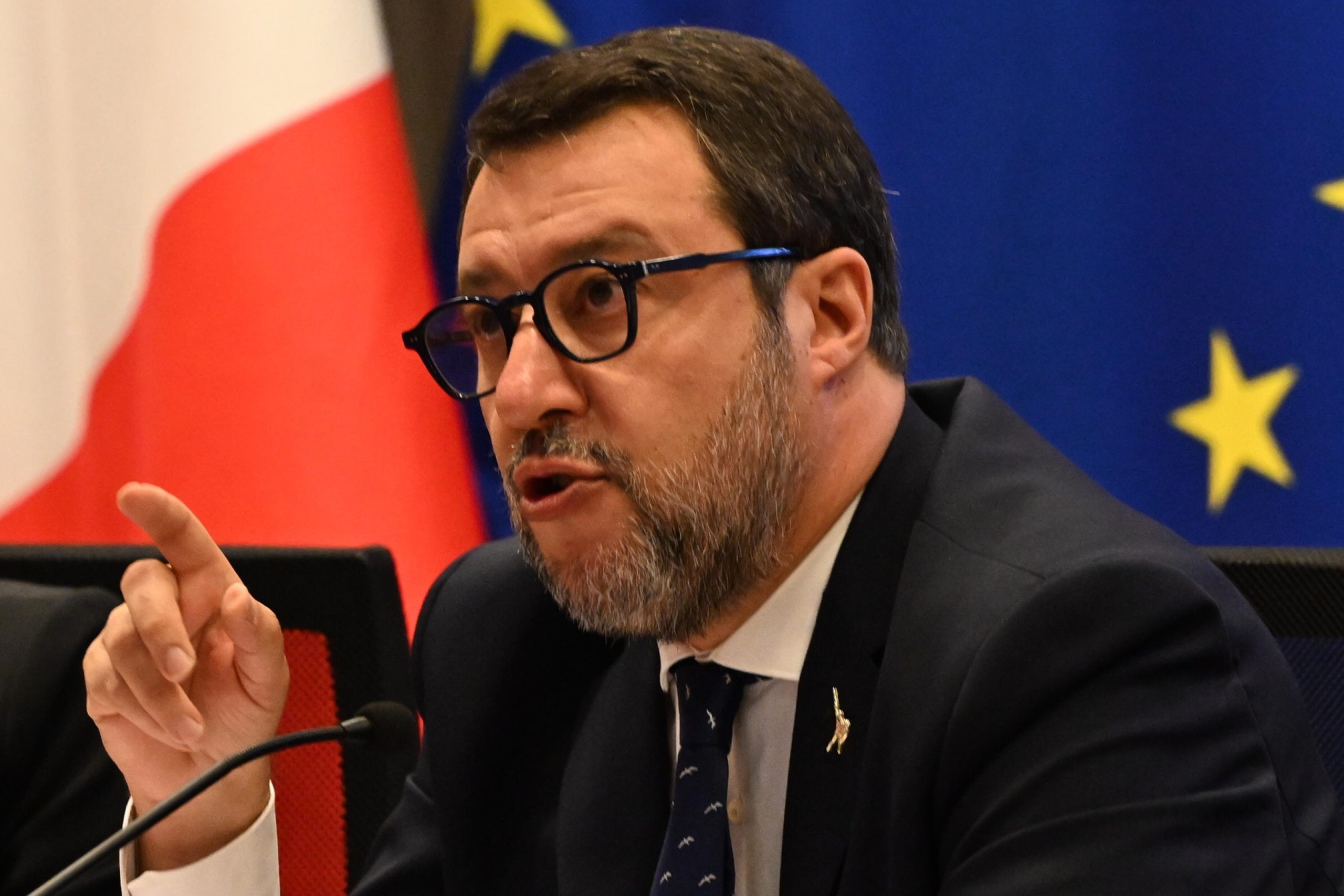 Salvini blocca lo sciopero: lunedì lo stop di sole 4 ore