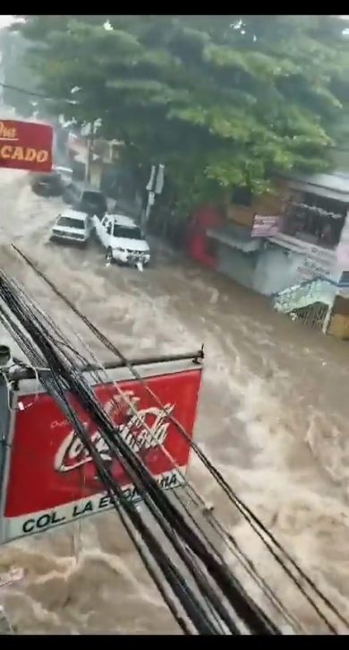 Alluvione a Santo Domingo, 8 morti | video