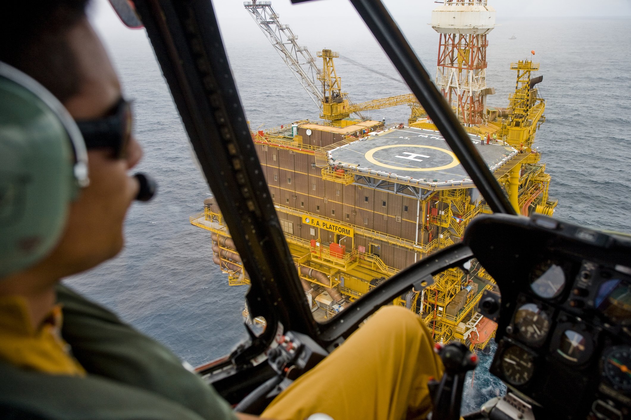 Il motore dell’economia    vuole petrolio