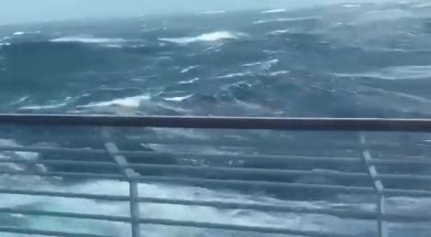 Terrore durante una tempesta sulla nave da crociera Spirit of Discovery: feriti 100 passeggeri