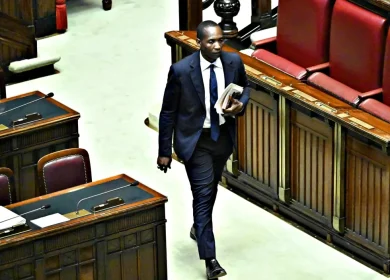 Le carte inchiodano Soumahoro. Non può restare in Parlamento