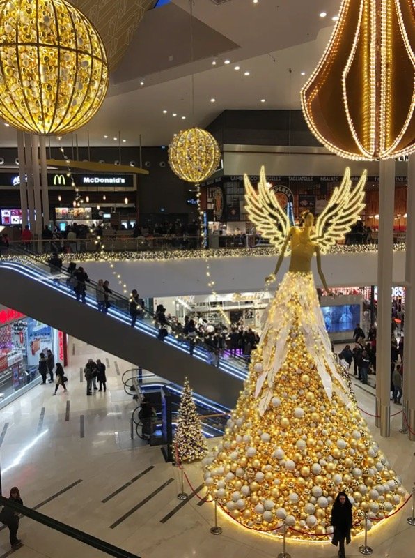 «Io che porto il Natale agli arabi. E loro lo apprezzano»