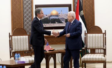 300 cittadini Usa usciti da Gaza. Blinken incontra Abu Mazen