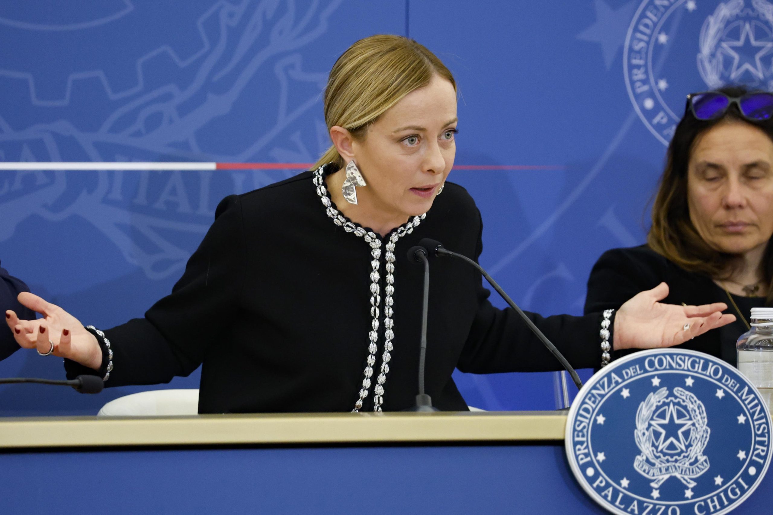 Dietro le riforme volute dalla Meloni messaggi all’opposizione, a Bruxelles ed agli italiani