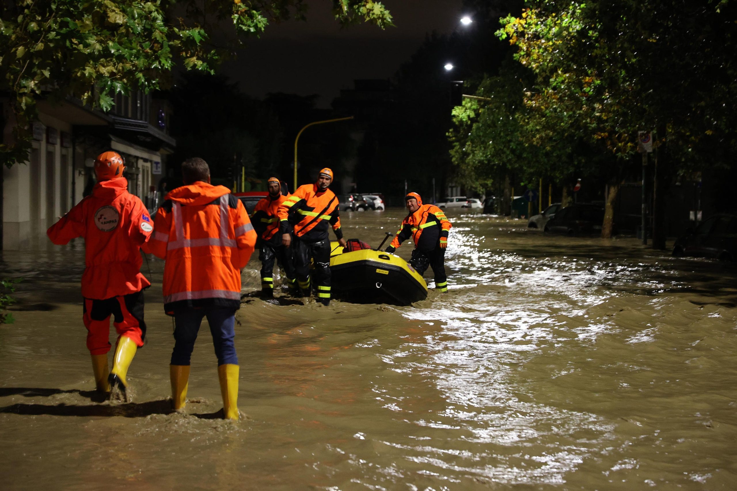 Maltempo in Toscana e Veneto: 3 vittime e 3 dispersi. Inondazioni e smottamenti