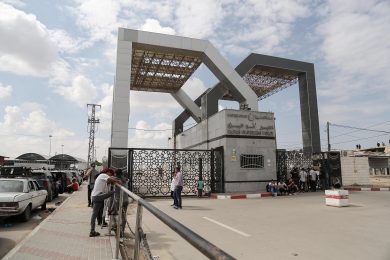 Riaperto il valico di Rafah, 100 persone con doppia cittadinanza escono da Gaza