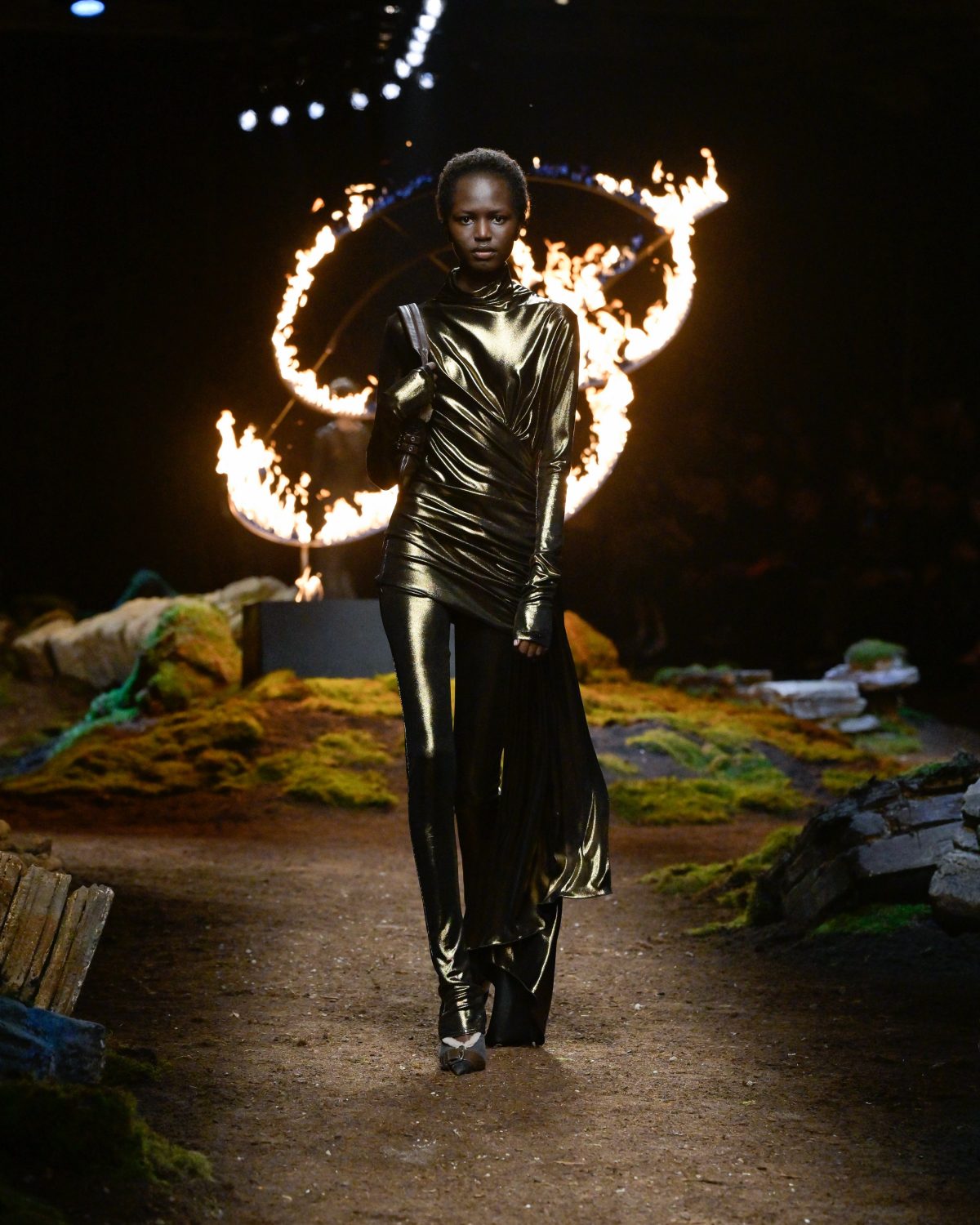 Galleria foto 'I suggerimenti dalle passerelle per il look di Capodanno 2023' - foto 17