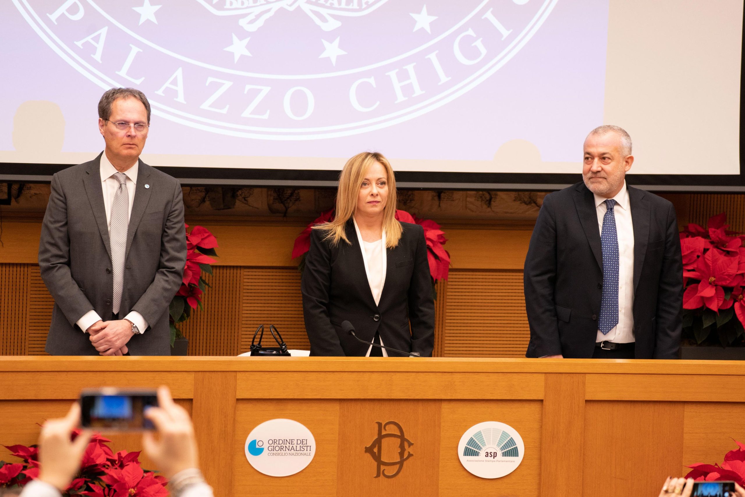 Evviva la stampa che chiede il certificato medico alla Meloni per la sua influenza