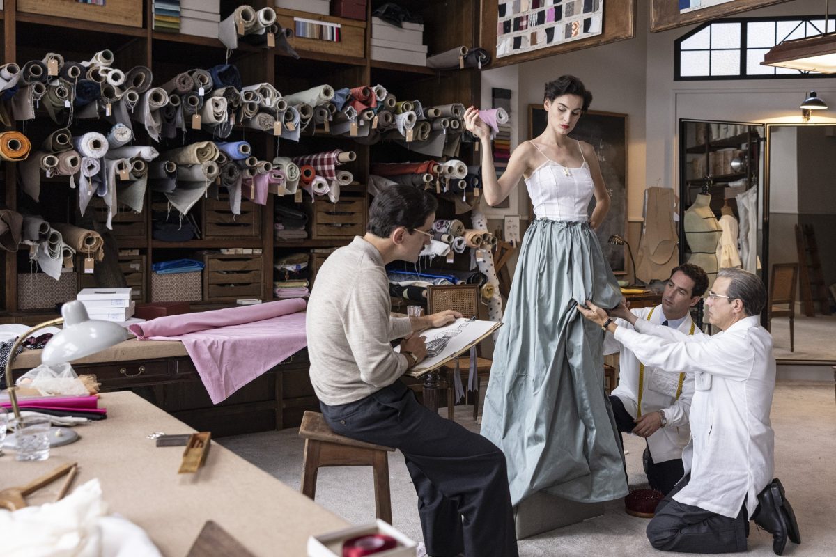 Galleria foto 'Cristóbal Balenciaga: una serie tv omaggia il grande stilista' - foto 3