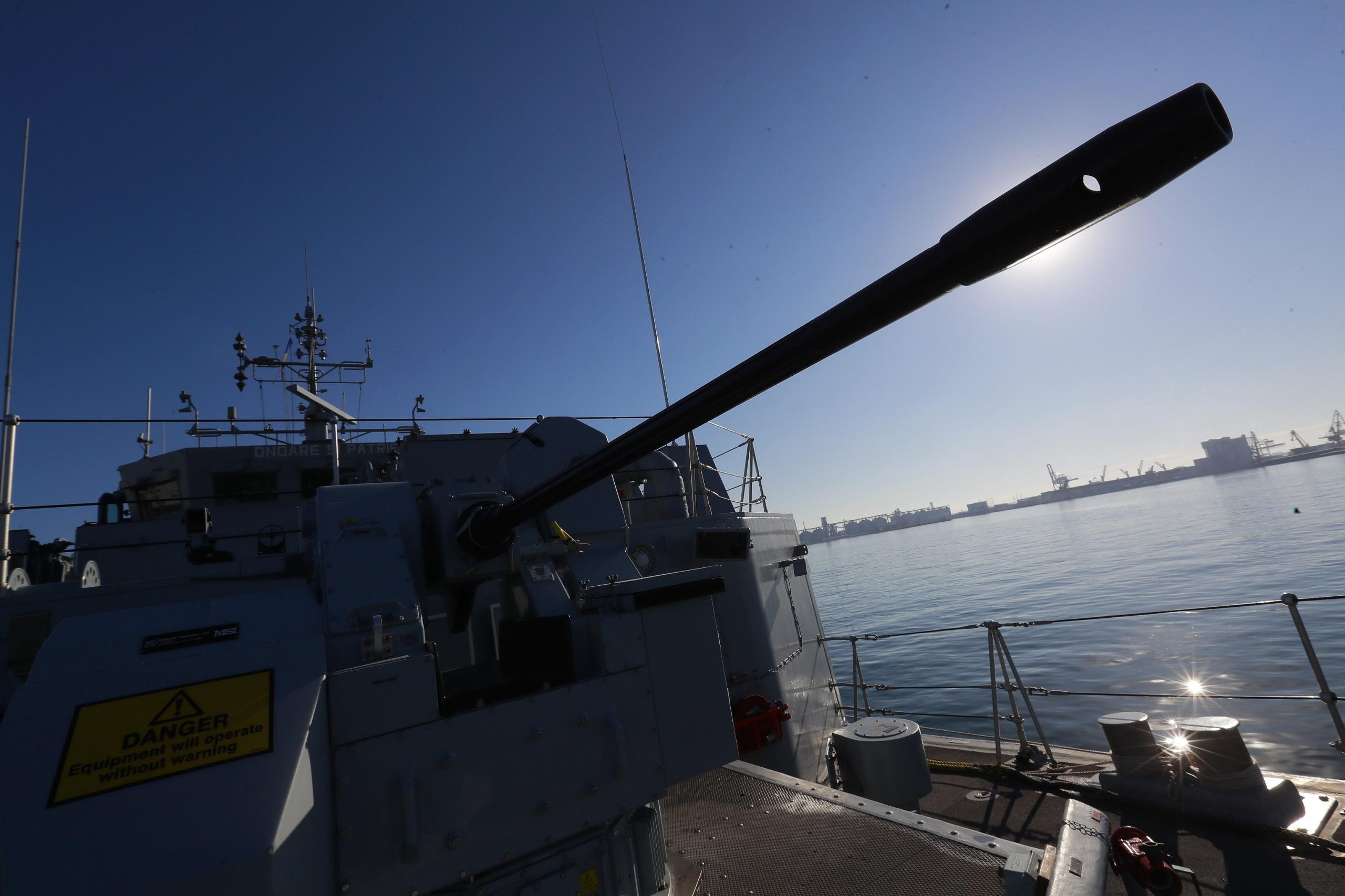 Gli Usa e l’occidente pronti a scatenarsi contro gli Houthi per salvare il Canale di Suez