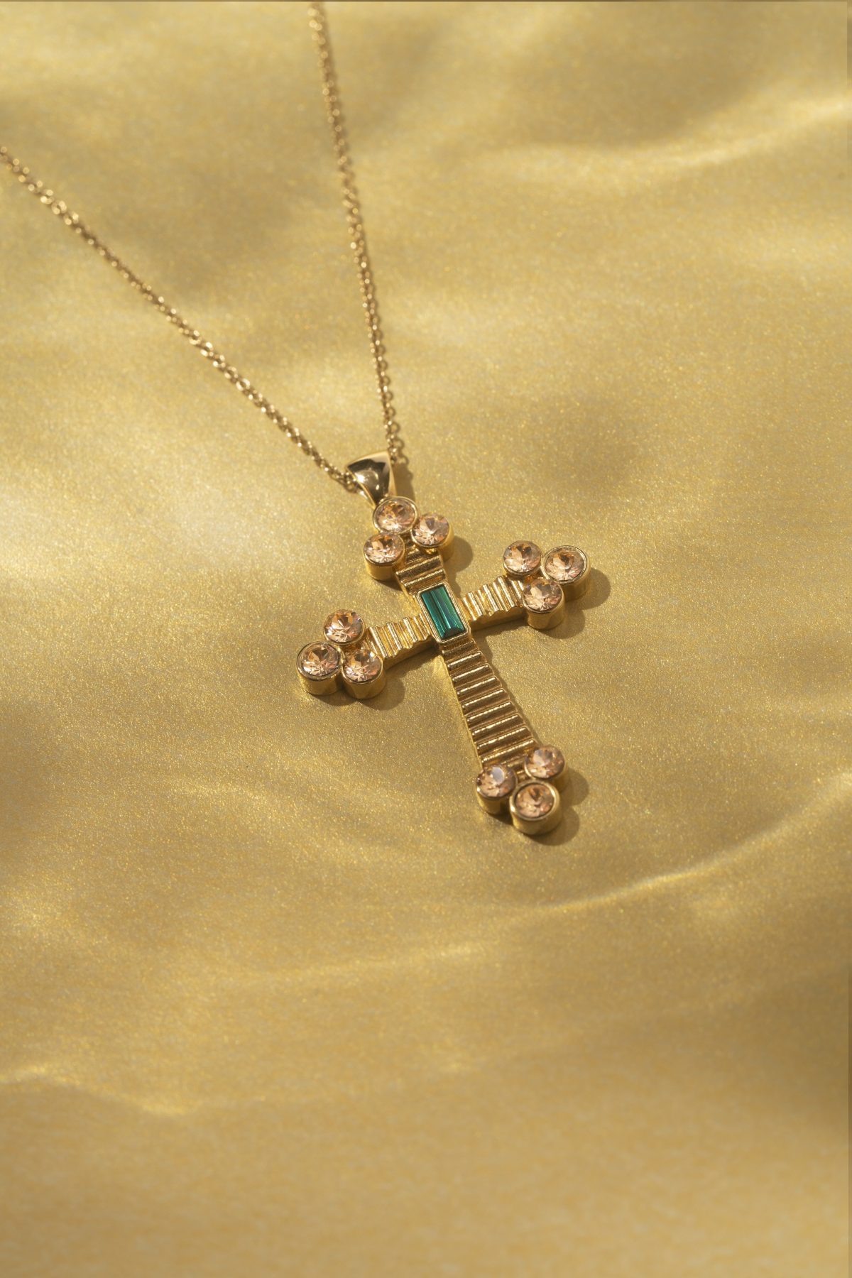 Galleria foto 'Rebecca: «I nostri gioielli rivelano la bellezza intrinseca di ogni donna»' - foto 3