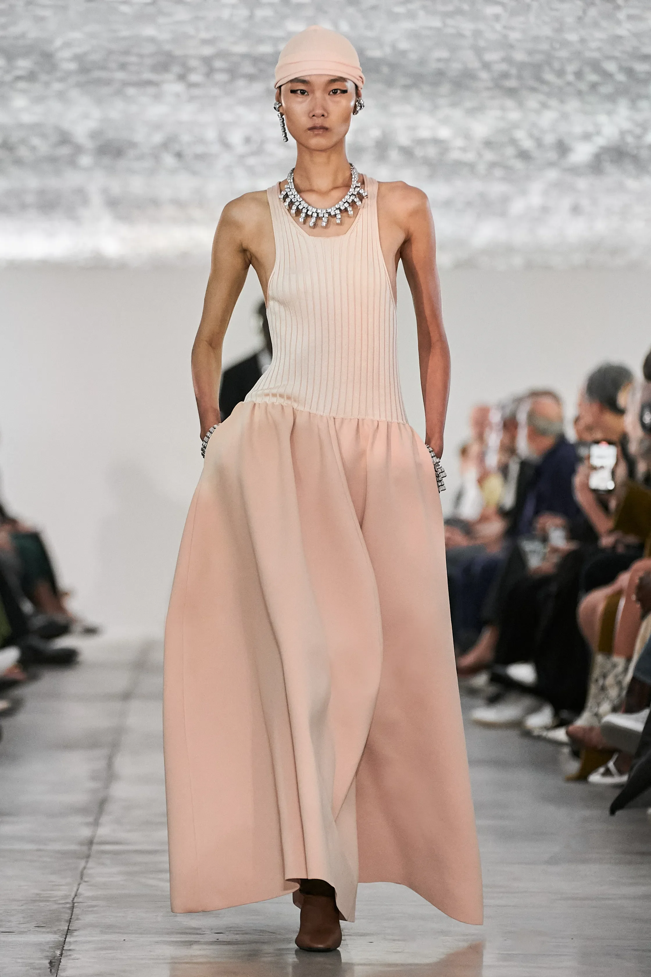 Peach Fuzz, il Pantone del 2024 Peach Fuzz, il Pantone del 2024