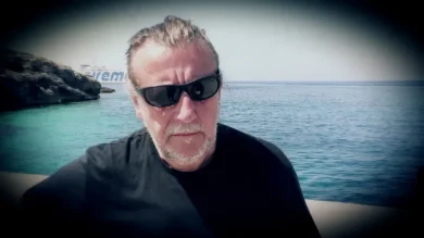 Le pressioni di Casarini & c. per farsi dare decine di clandestini da portare in Italia