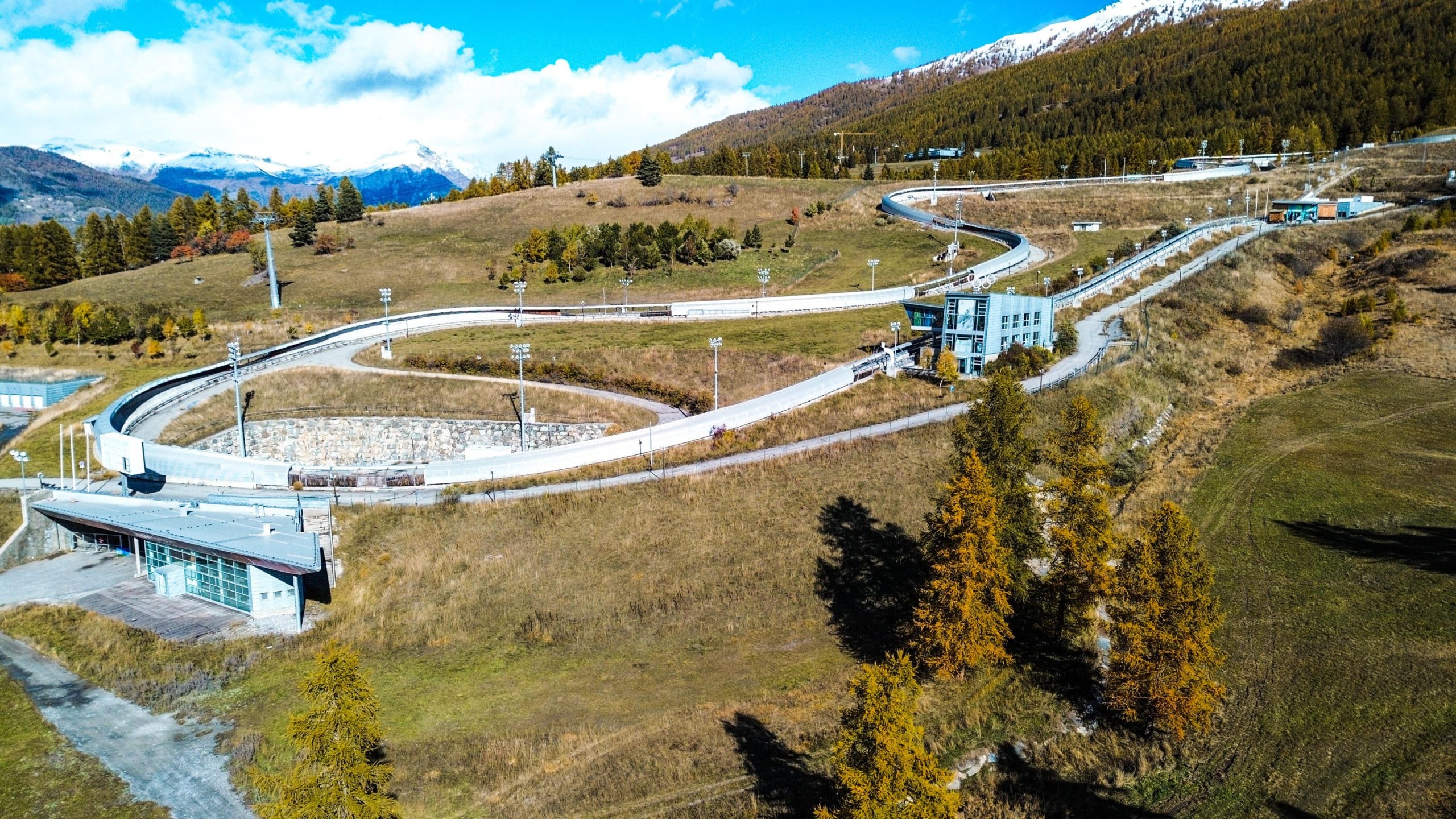Milano Cortina 2026: nuovo rinvio per la pista da bob, l’Italia prende l’oro delle brutte figure