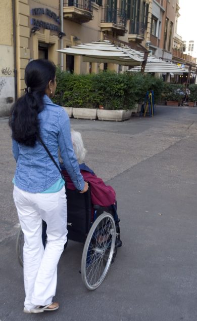 Oggi click day per colf e badanti; previsti 9.500 ingressi nel 2023