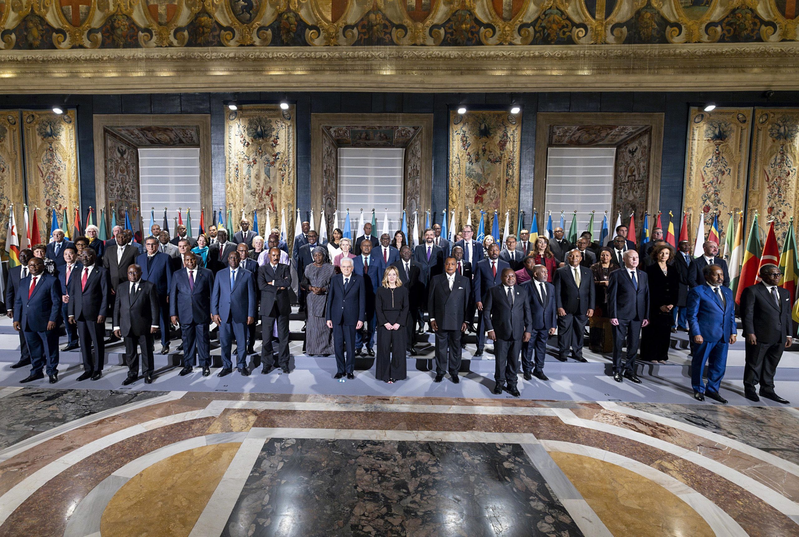 Il bicchiere mezzo vuoto del vertice Italia-Africa