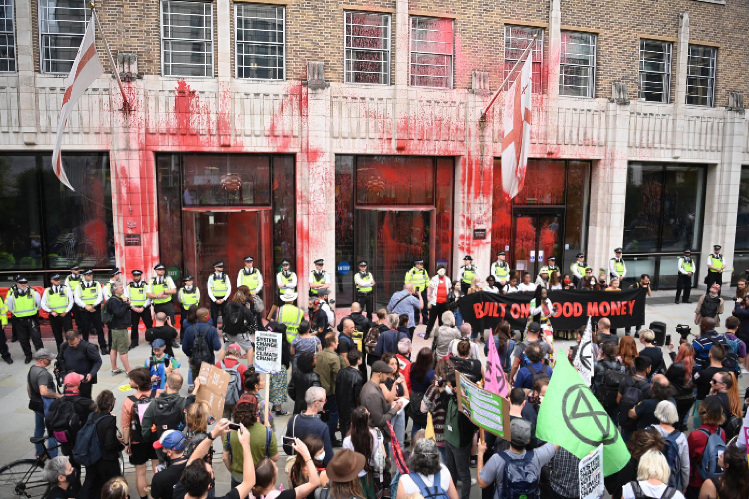 Quegli eco vandali assolti nel Regno Unito Quegli eco vandali assolti nel Regno Unito