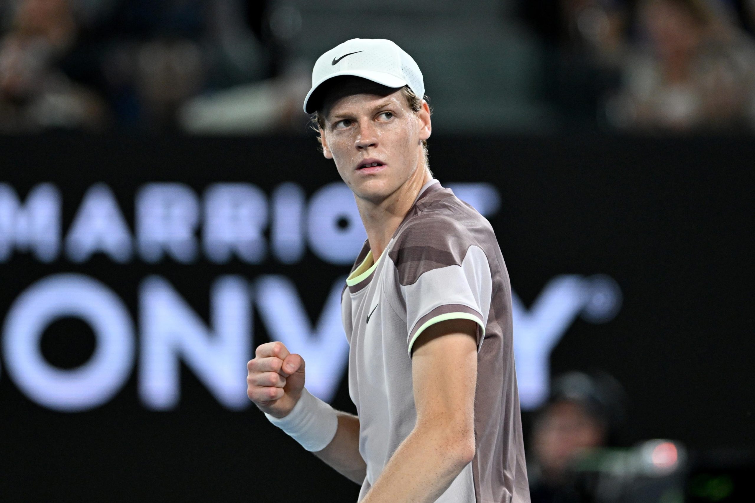 Jannick Sinner vola in semifinale agli Australian Open Jannick Sinner vola in semifinale agli Australian Open