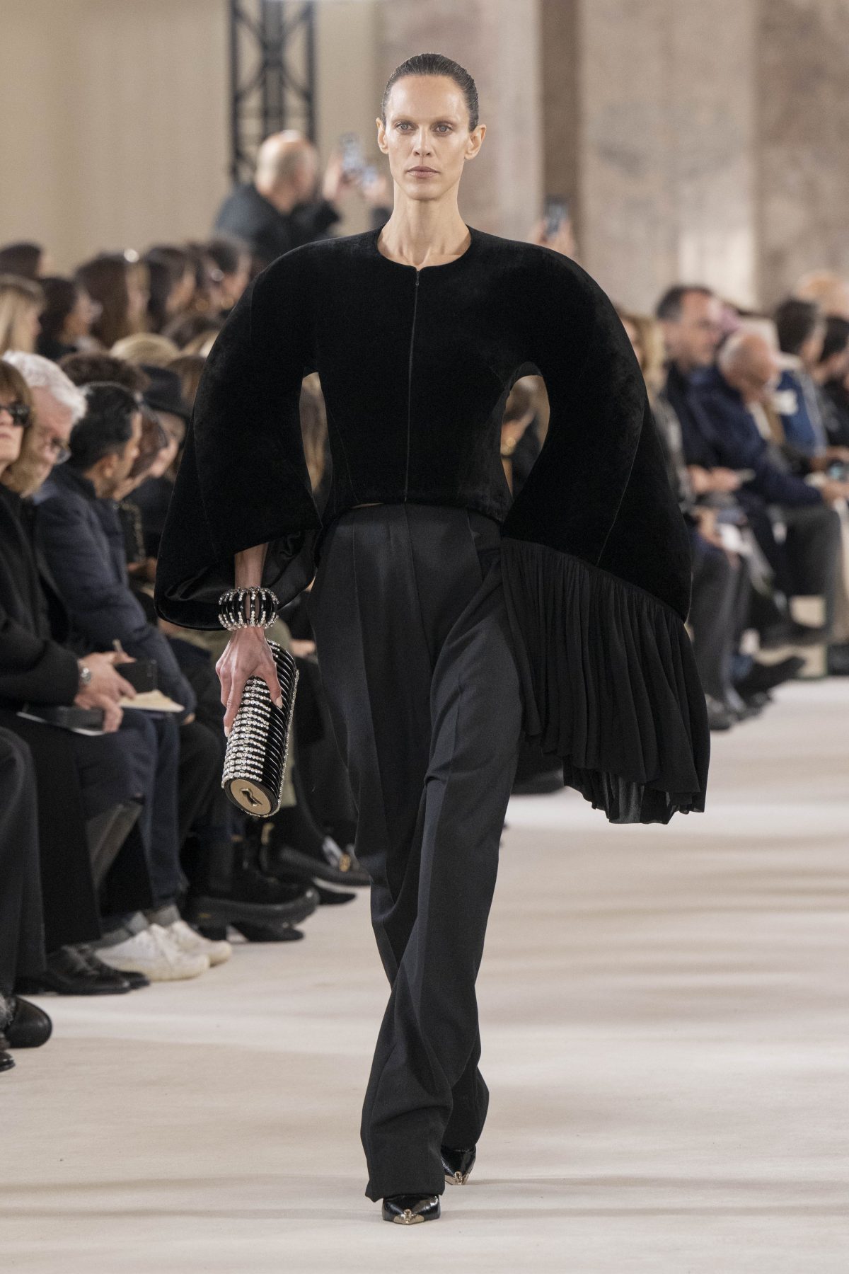 Galleria foto 'L’haute couture di Schiaparelli, tra contrasti e richiami al Texas' - foto 7