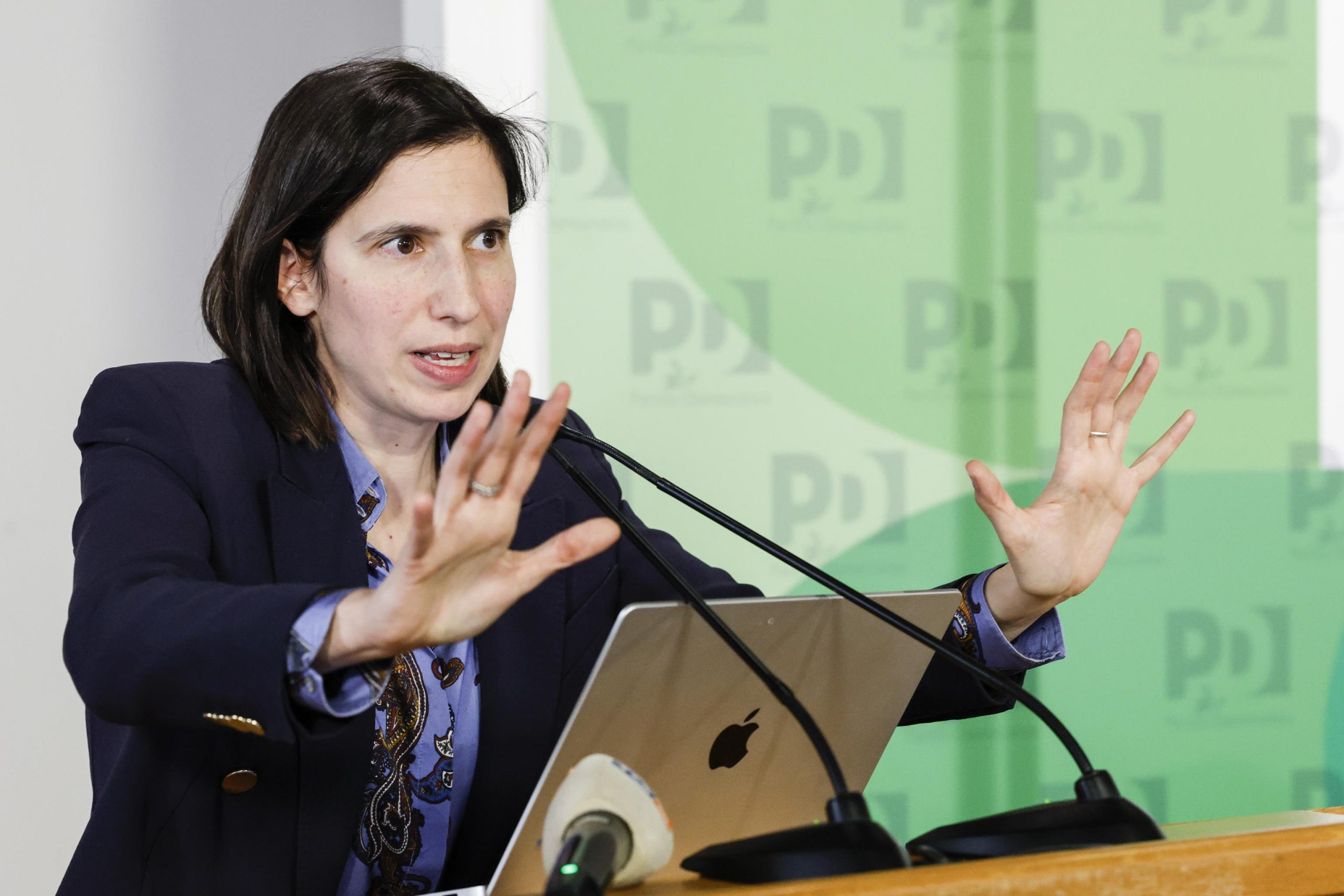 La Schlein fa lo spot all’eutanasia e il giornale dei vescovi la incensa