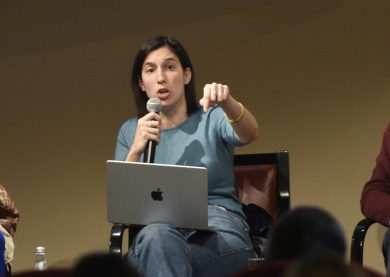 La passerella d’onore di Elly Schlein, ospite al «Conclave» del suo Pd