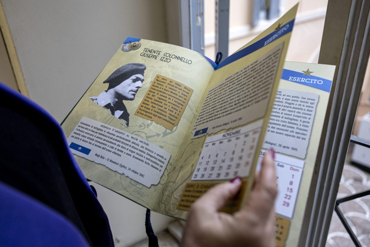 Galleria foto 'Il calendario dell’Esercito il 2024 inizia con le polemiche – Le foto' - foto 3