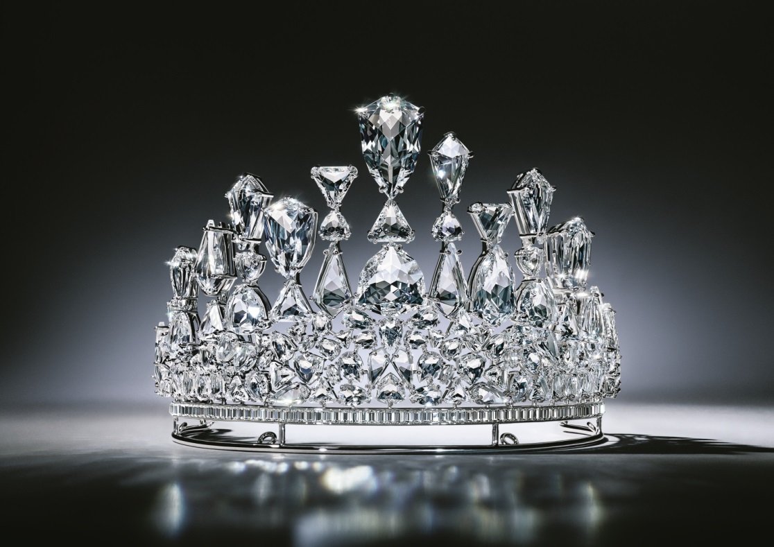 Swarovski svela la tiara per il Vienna Opera Ball di quest’anno