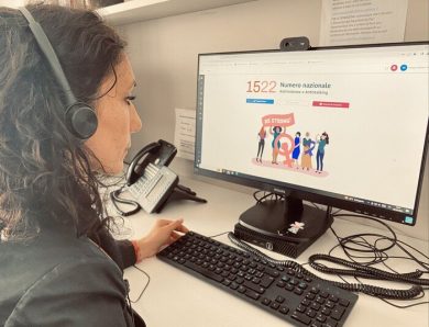 A dicembre triplicate le telefonate al numero anti violenza 1522