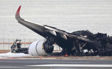Incidente aereo di Tokyo, si indaga sul coordinamento aeroportuale