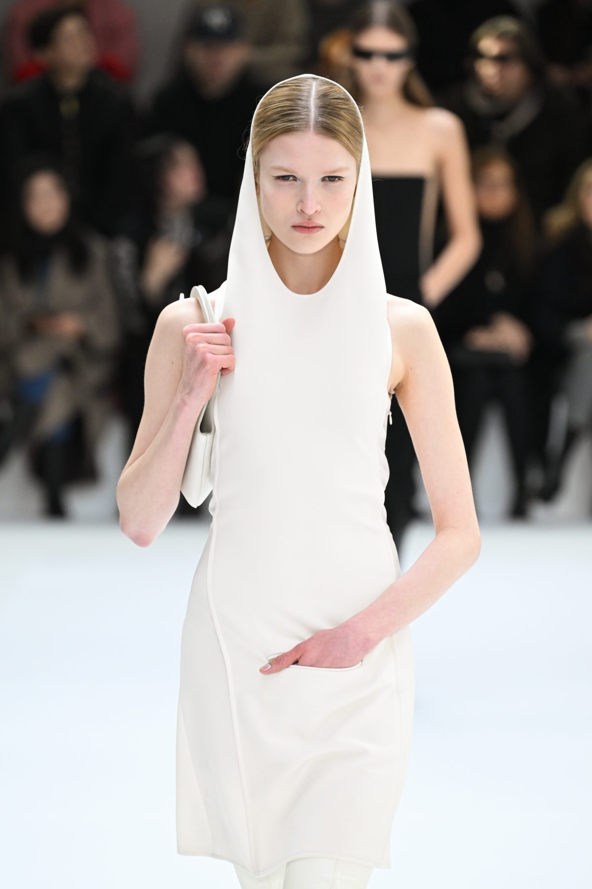 Galleria foto 'Paris Fashion Week, denim e pelle protagonisti in passerella' - foto 28