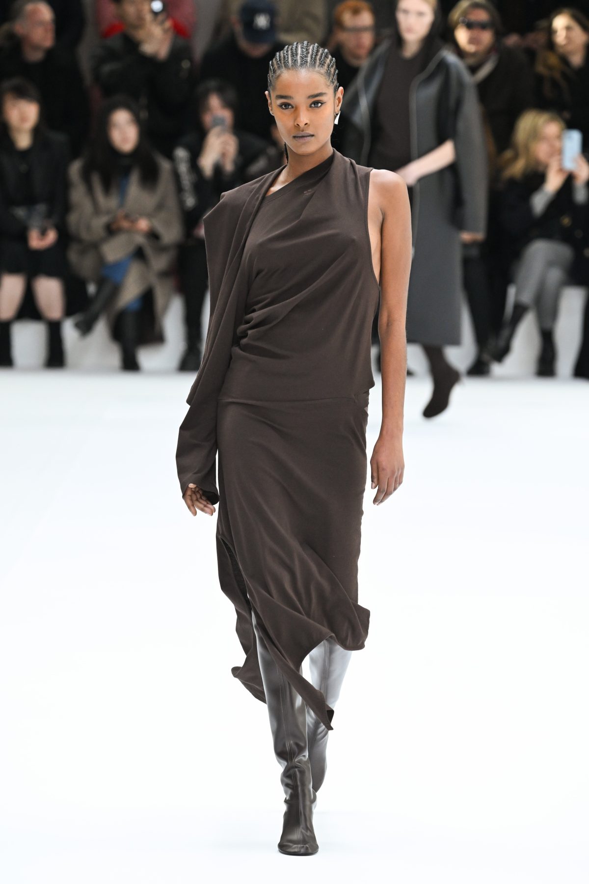 Galleria foto 'Paris Fashion Week, denim e pelle protagonisti in passerella' - foto 30