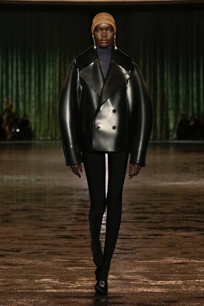Paris Fashion Week: il new nude di Saint Laurent