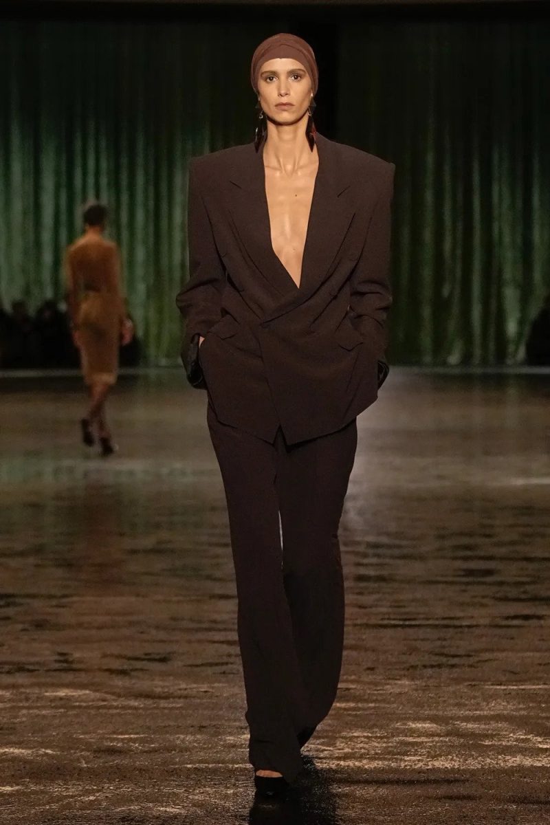 Paris Fashion Week: il new nude di Saint Laurent