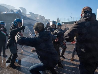 «Non siamo manganellatori violenti». La dura replica dei sindacati di Polizia