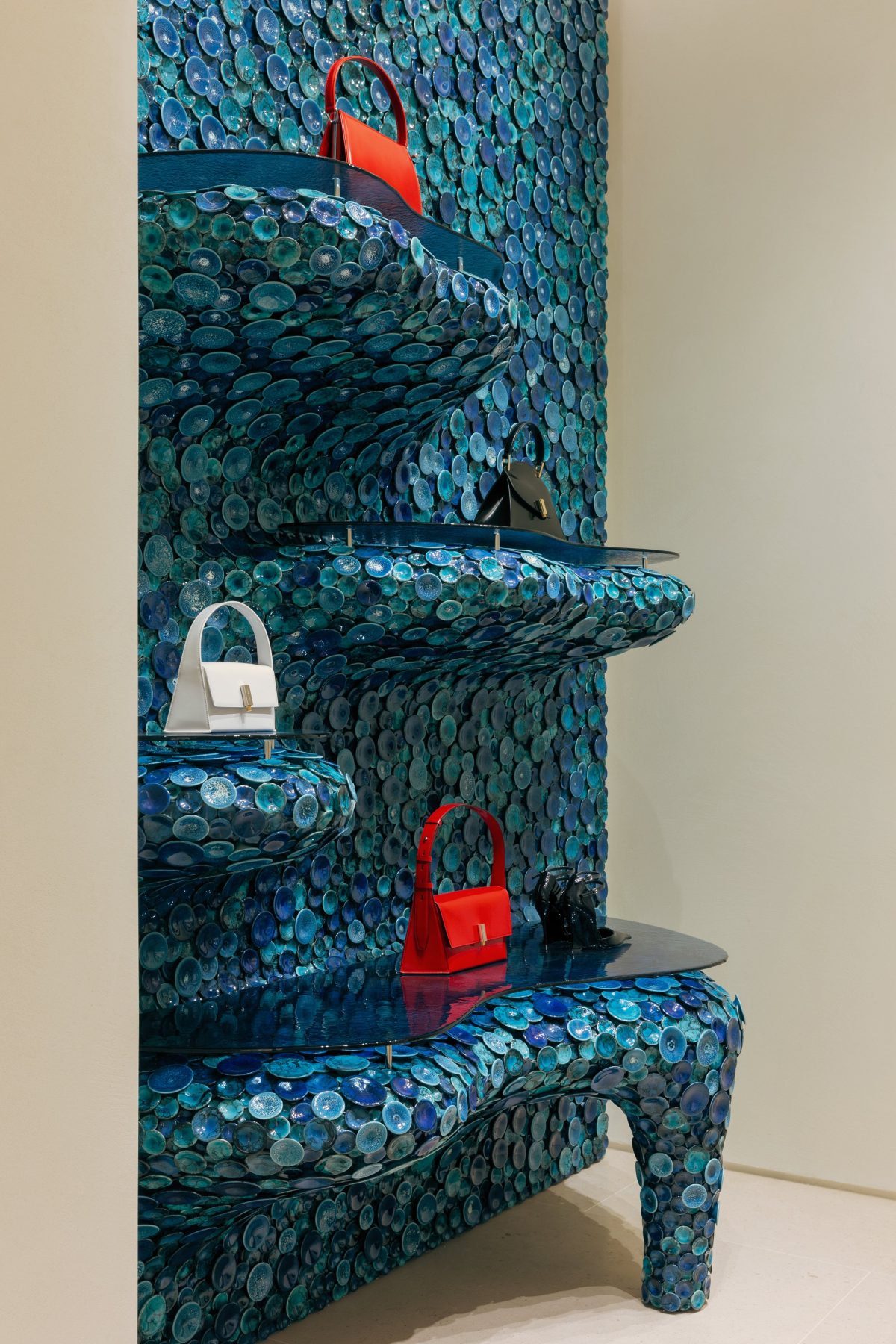 Galleria foto 'Ferragamo riapre la sua boutique in Montenapoleone' - foto 3