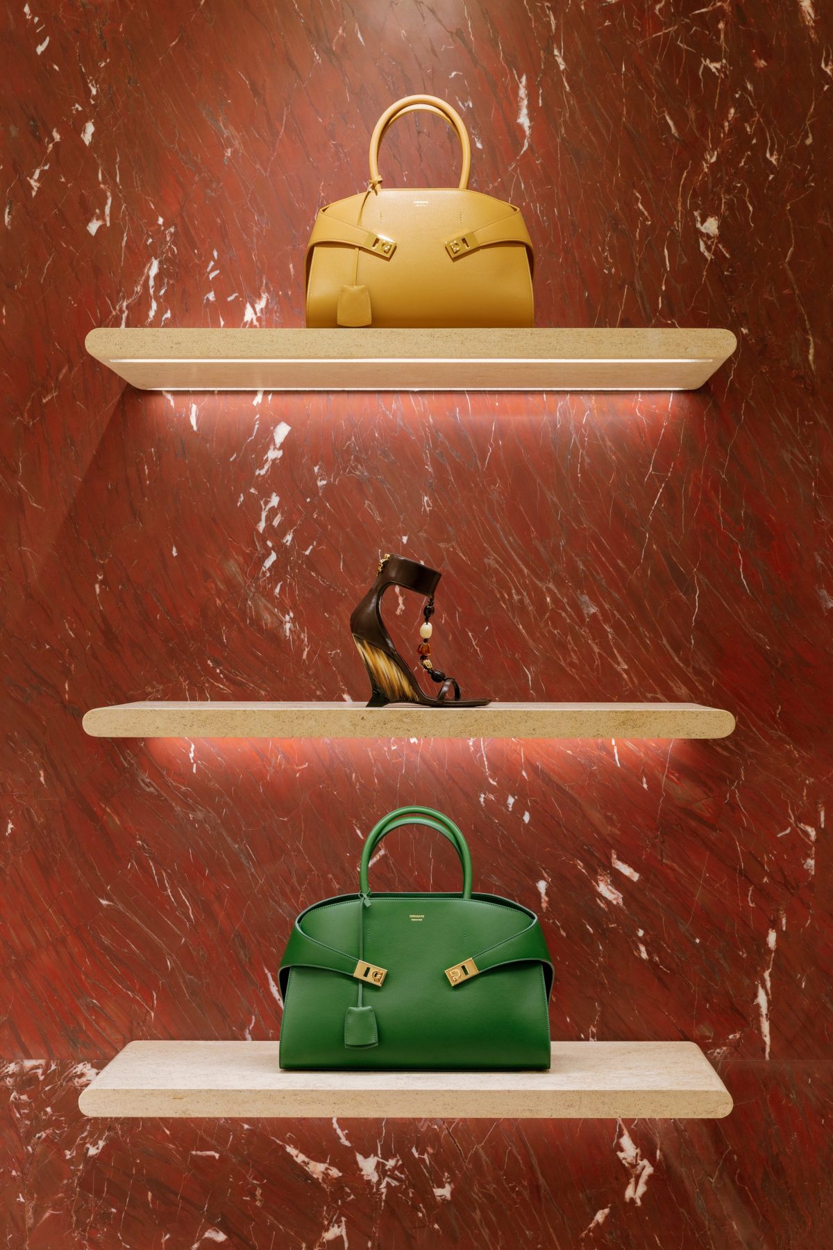 Galleria foto 'Ferragamo riapre la sua boutique in Montenapoleone' - foto 8