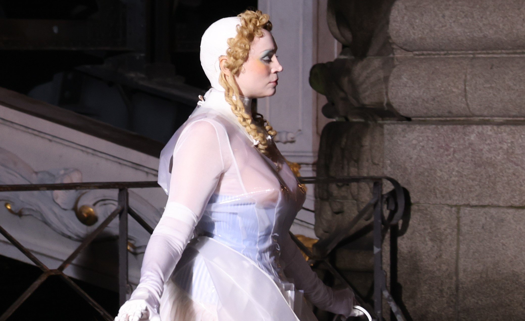 «Porcelein Skill Doll», il trucco “Faccia di vetro”