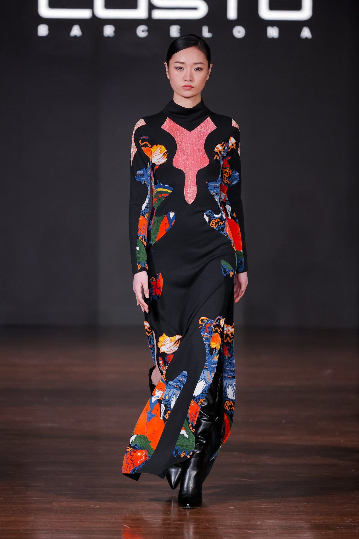 Galleria foto 'Colori inaspettati, nuove silhouette e molto altro alla Milano Fashion Week' - foto 3