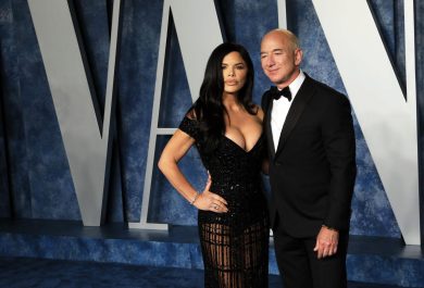 Usare Amazon per scalzare dal trono Musk, ecco il piano di Jeff Bezos