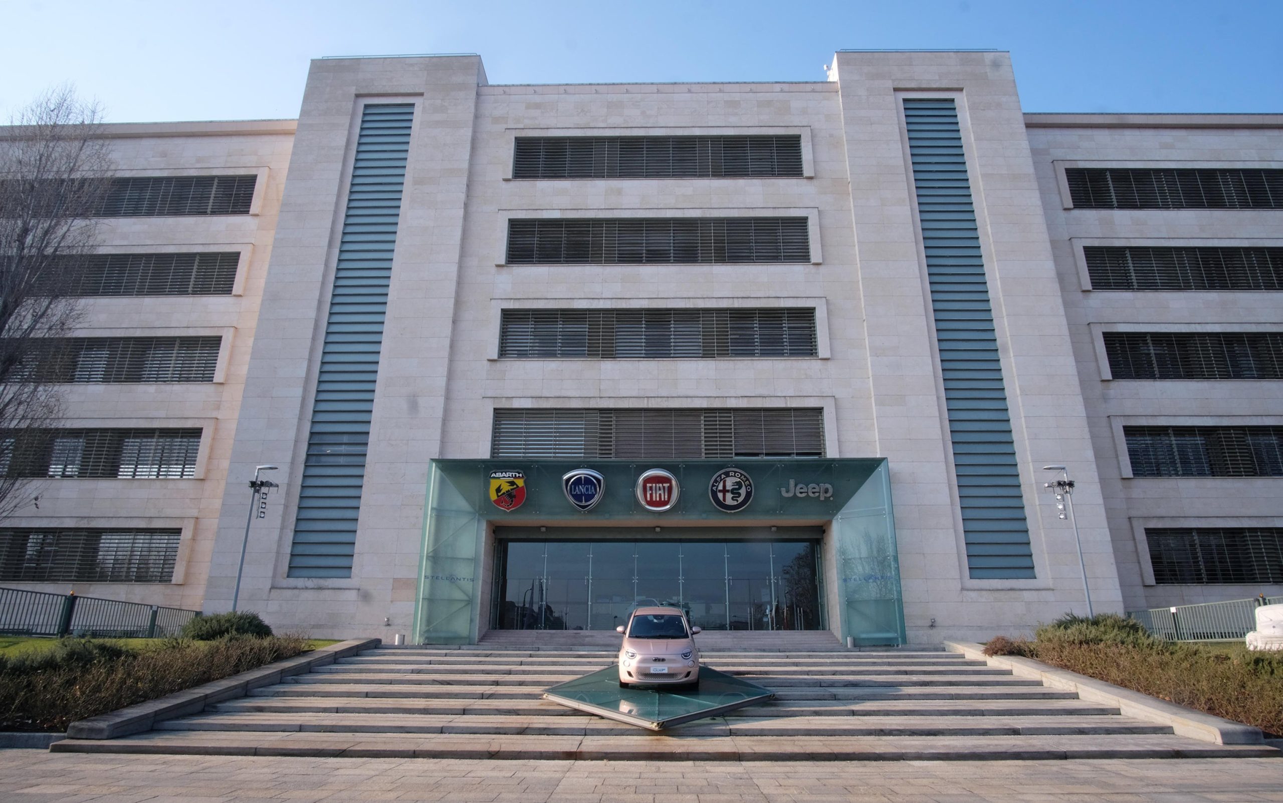 Disastri pubblici, guadagni privati Disastri pubblici, guadagni privati