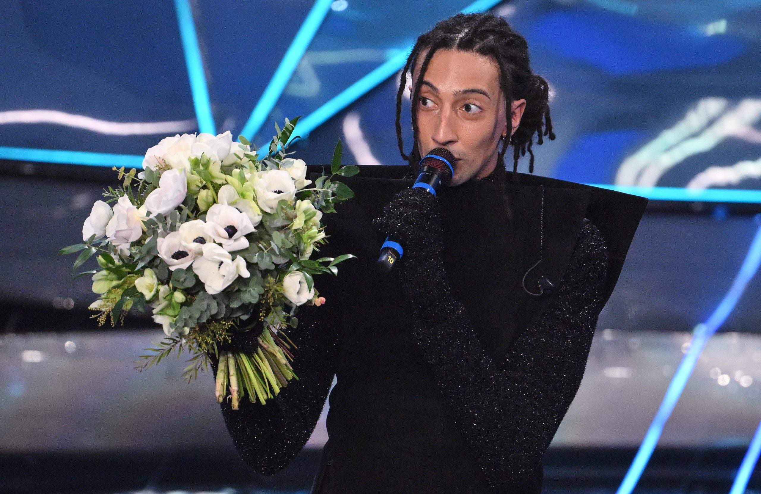 Ghali, il nuovo idolo della sinistra che odia politica, politici e non solo