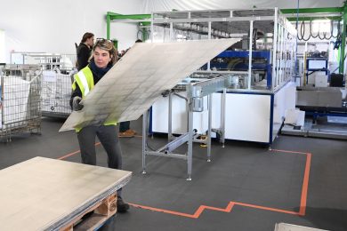 Cresce il mercato della produzione del vetro, alla giusta velocità