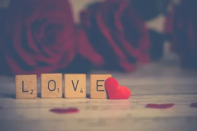 L’Amore è cieco o no? Un sondaggio per San Valentino dice quanto conta la bellezza in Amore