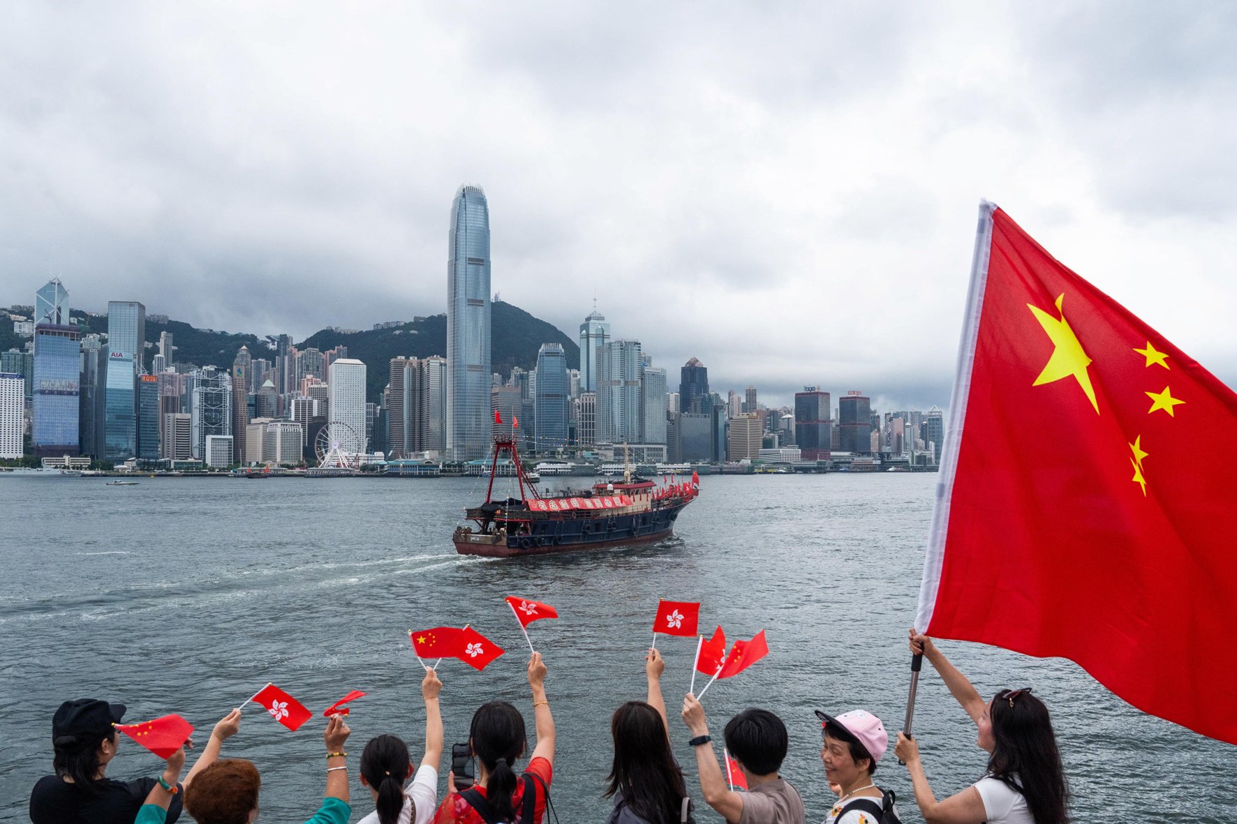 Hong Kong, sprofondo rosso Hong Kong, sprofondo rosso