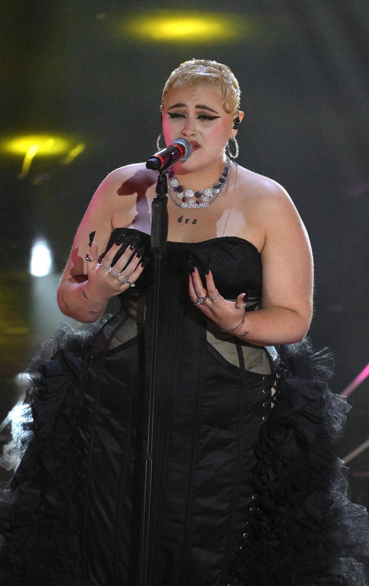 Galleria foto 'Tutti i look di Sanremo 2024' - foto 25