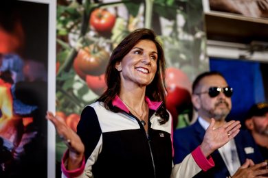 A che gioco sta giocando Nikki Haley?