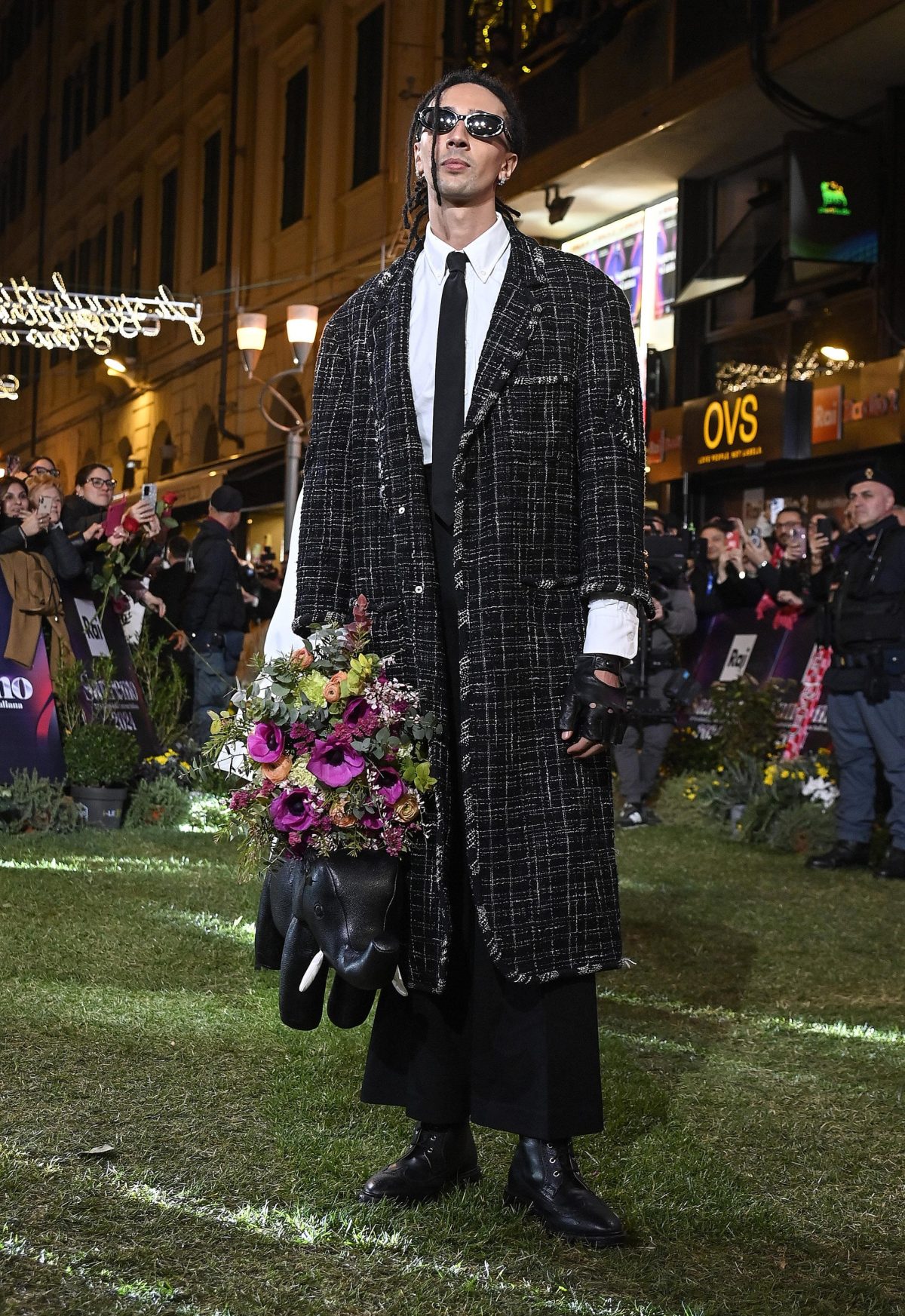 Galleria foto 'I primi look di Sanremo 2024 sfoggiati sul Green Carpet' - foto 7