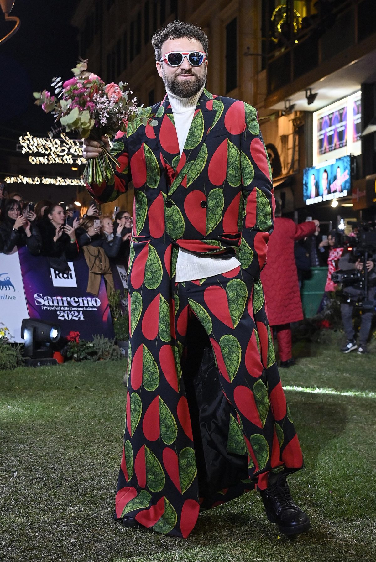 Galleria foto 'I primi look di Sanremo 2024 sfoggiati sul Green Carpet' - foto 12