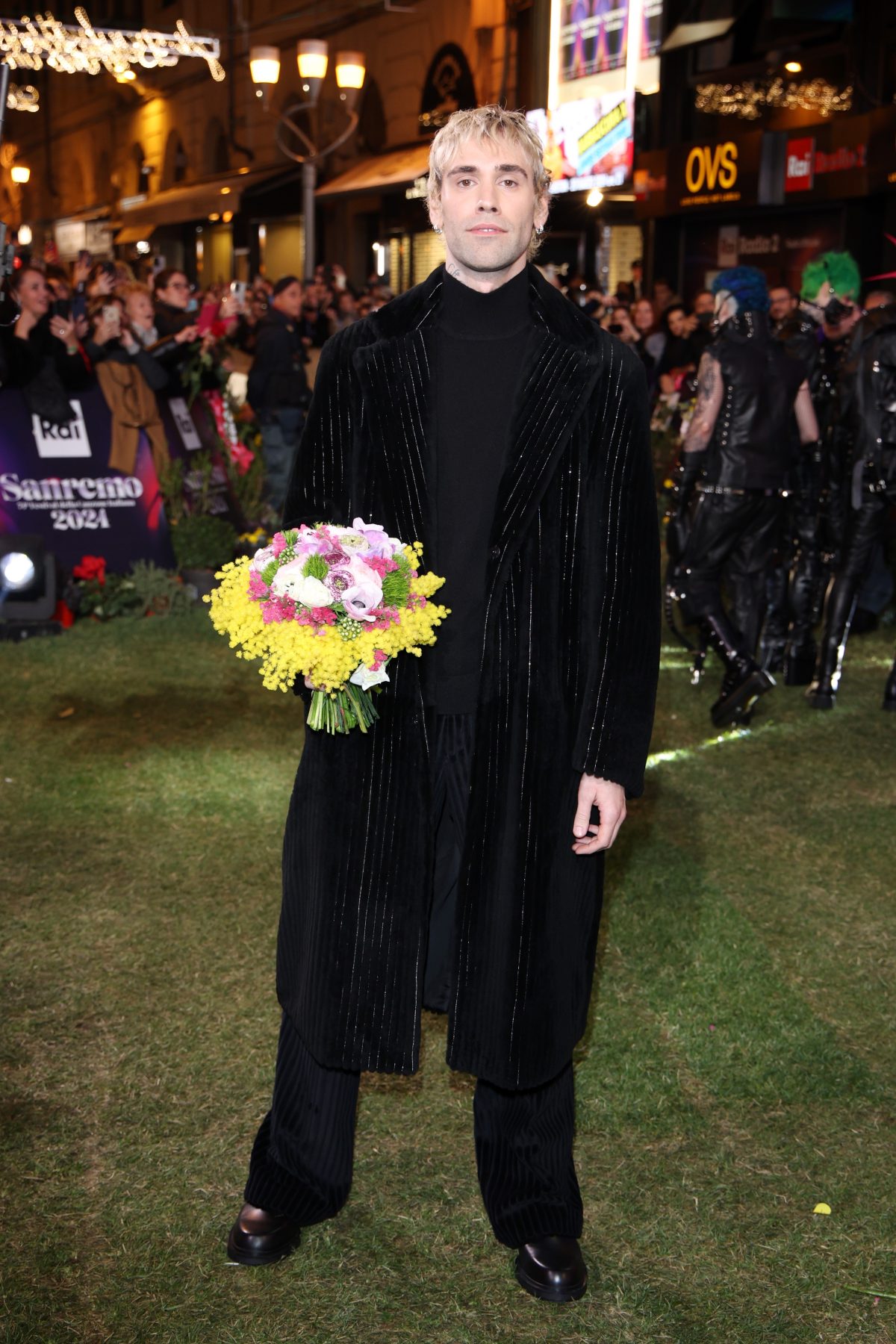 Galleria foto 'I primi look di Sanremo 2024 sfoggiati sul Green Carpet' - foto 15