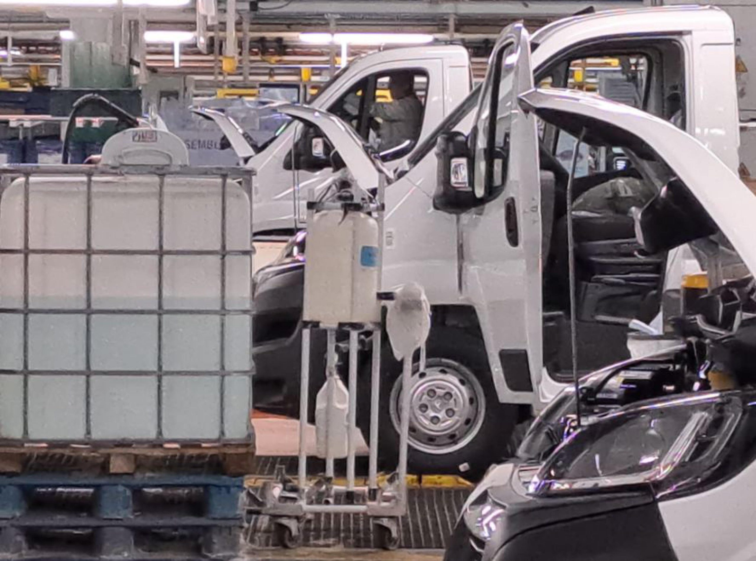 Tavares: «Impianti italiani e rischio»